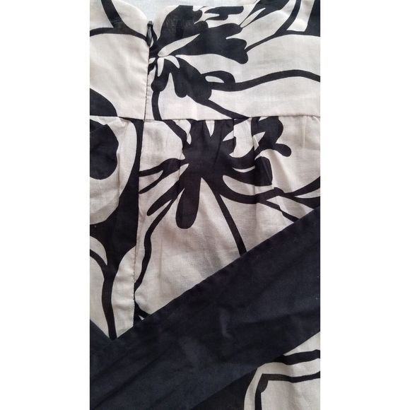 New York and Company Women's Size 8 Spaghetti Strap Black and Beige Top - Picture 9 of 10